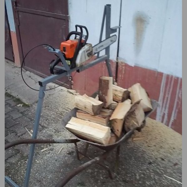Prodám mobilní cirkulárku stojan na řezání pílení dřeva