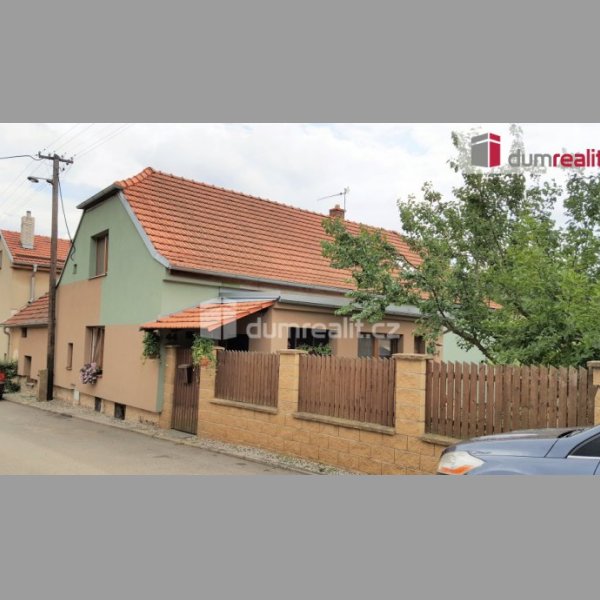 prodej dvoupodlažního rodinného domu 5+1, 220m2 v obci Brťov