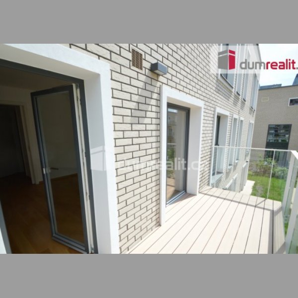 Prodej bytu 1+kk 53 m2 P5 Kobrova rezidence Vitality balkon