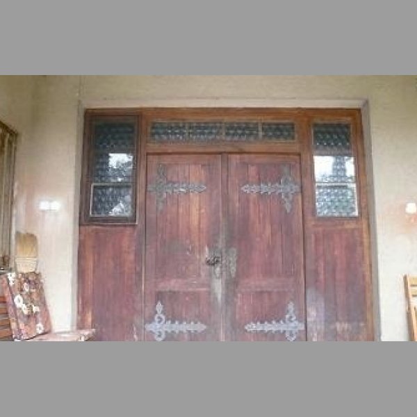 Dveře vchodové dvoukřídlé dubové s uměleckým kováním