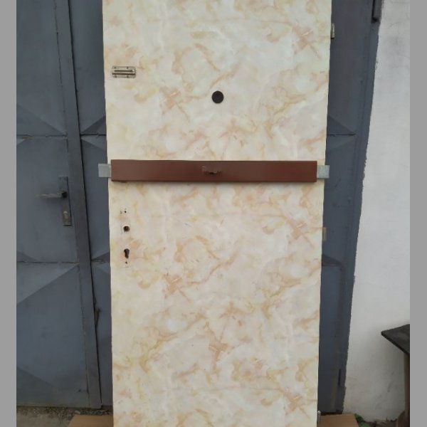Panelákové vchodové protipožární bezpečnostní dveře, 80cm P