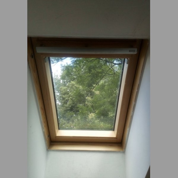 Střešní okno Velux GGL C02 55x78 cm s lemováním EDW použité